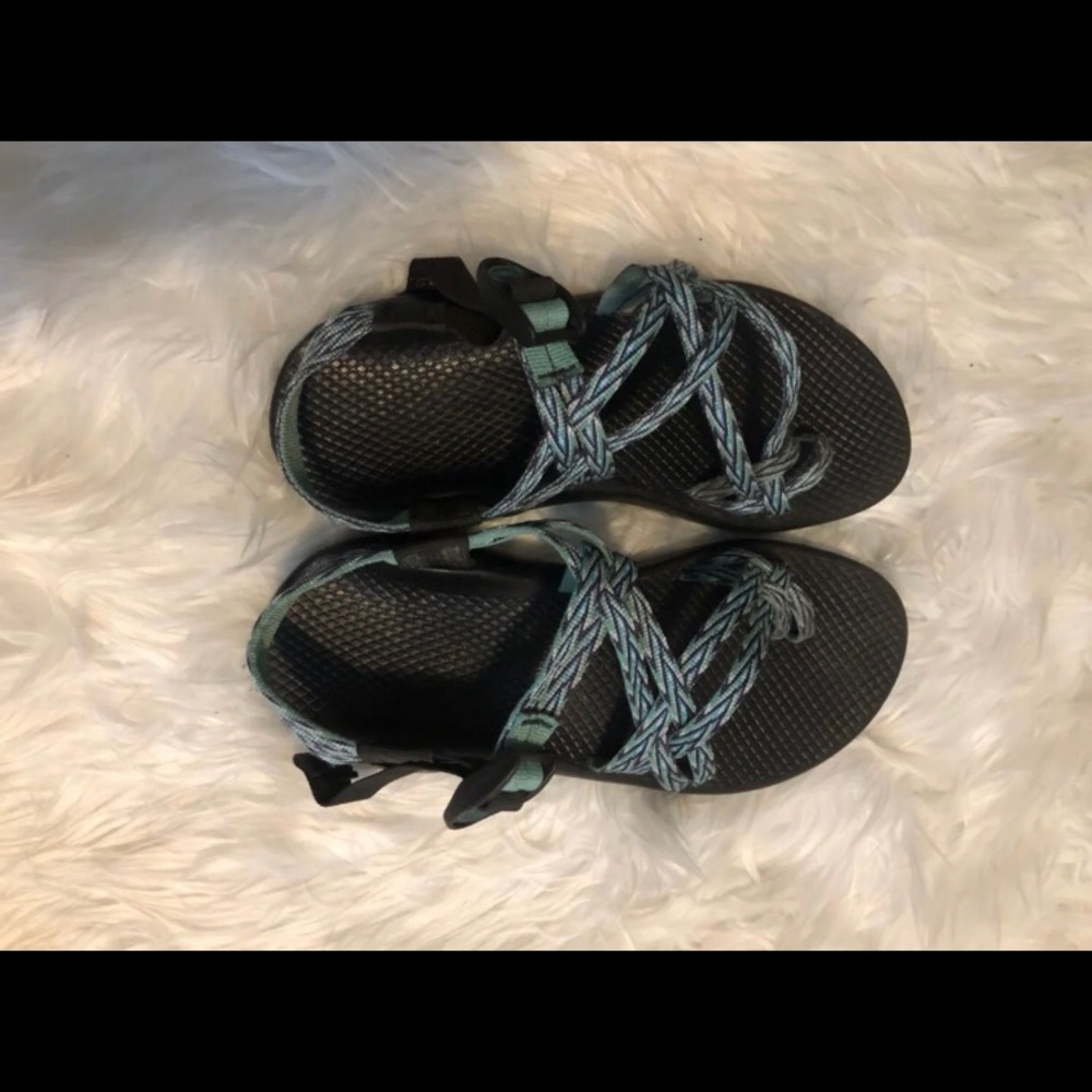 Women’s Chacos Size 8 With Double Toe Straps